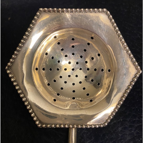 ANTIQUE STERLING TEA STRAINER with WOODEN HANDLE - Picture 10 of 13